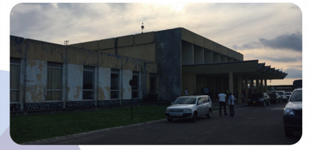 基桑加尼機(jī)場因屋面增加水箱、墻面增加幕墻等建筑物功能提升改造而增加荷載，對原有建筑質(zhì)量進(jìn)行檢測鑒定